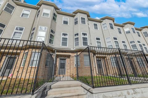 Photo of 2020 Mcgowen Street #O, Houston, TX 77004 (MLS # 60525828)