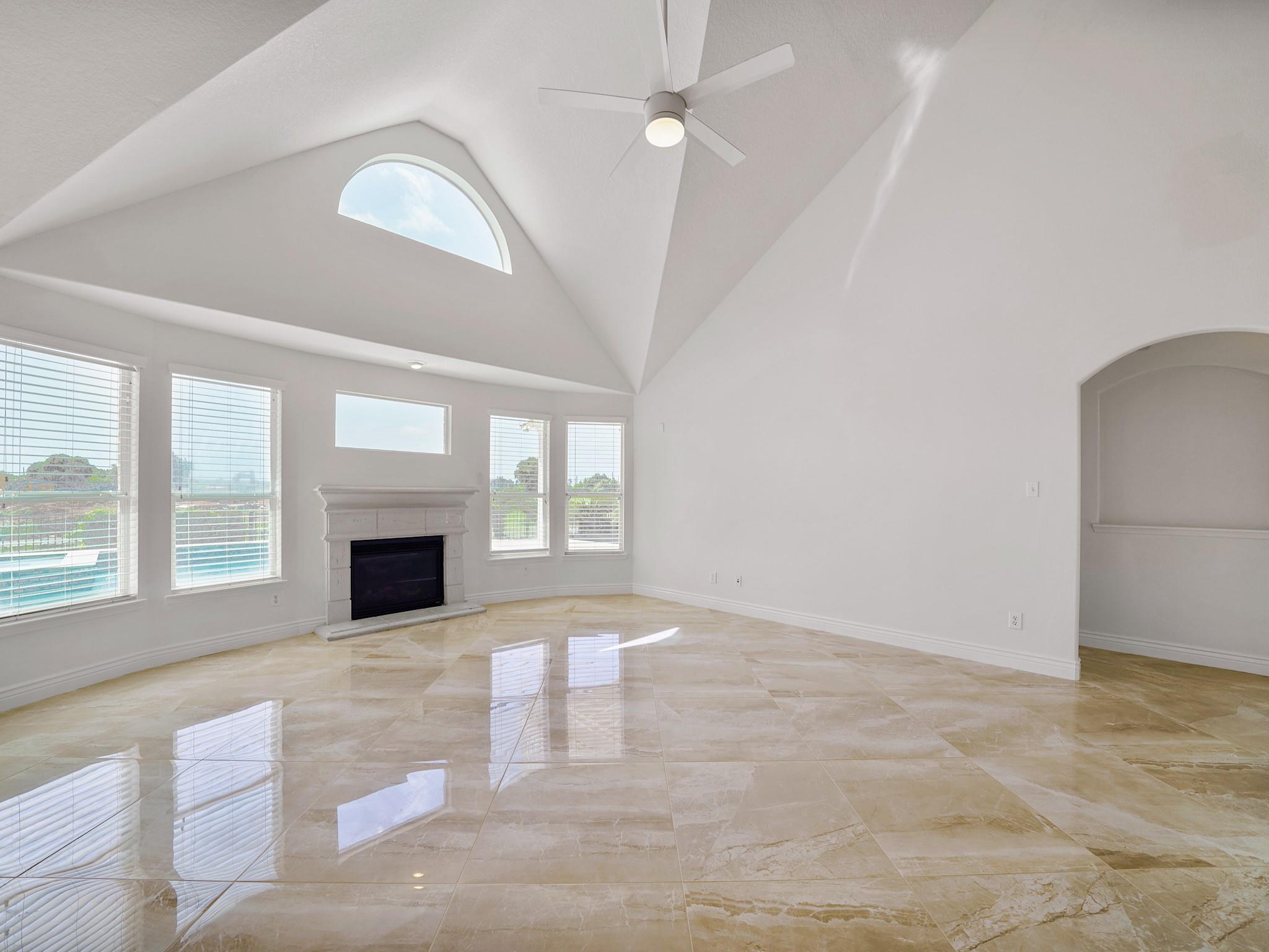 5611 Horseshoe Falls