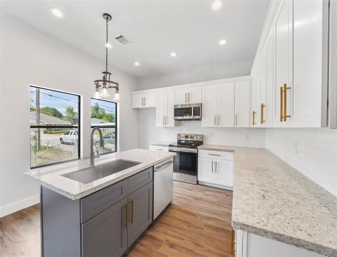 Photo of 4818 Paula Street, Houston, TX 77033 (MLS # 47298109)