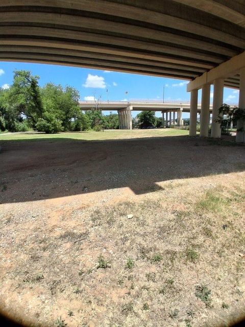 Photo of 1500 E Belknap Street, Fort Worth, TX 76102 (MLS # 95607600)