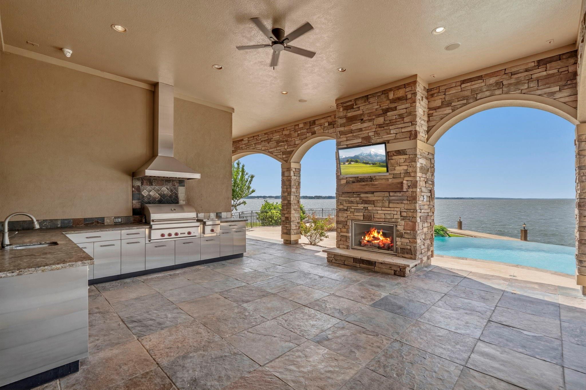 206 Bentwater Bay Drive