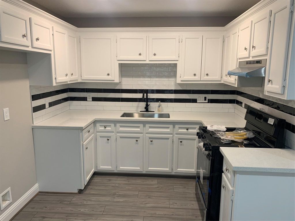 Photo of 905 San Jacinto Street, Highlands, TX 77562 (MLS # 68193525)