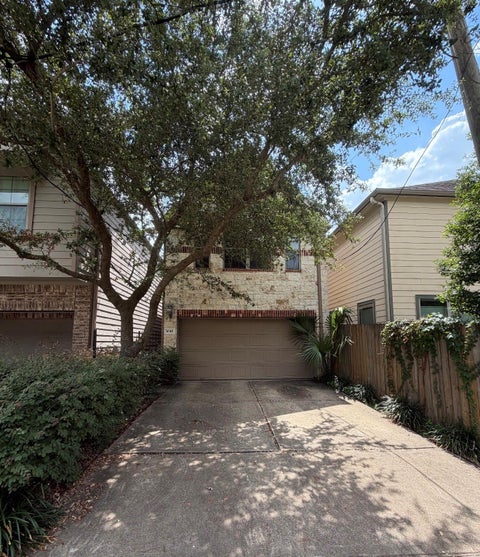 Photo of 1048 W 26th Street, Houston, TX 77008 (MLS # 92961029)