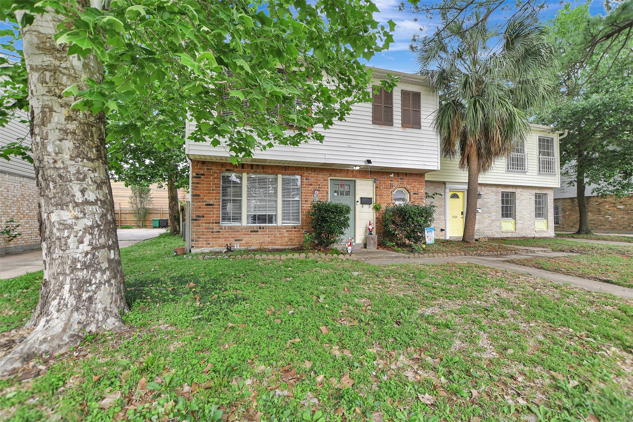 5514/5516 Deep Forest Drive