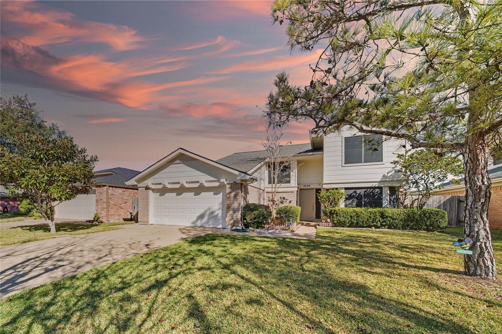 Photo of 3206 Sturbridge Lane, Sugar Land, TX 77479 (MLS # 94146769)