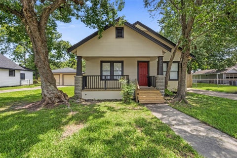 Photo of 711 Bowie Street, Baytown, TX 77520 (MLS # 10196805)