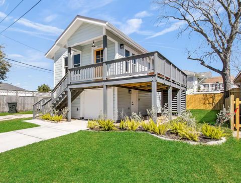 Photo of 1514 51st Street, Galveston, TX 77551 (MLS # 60048407)