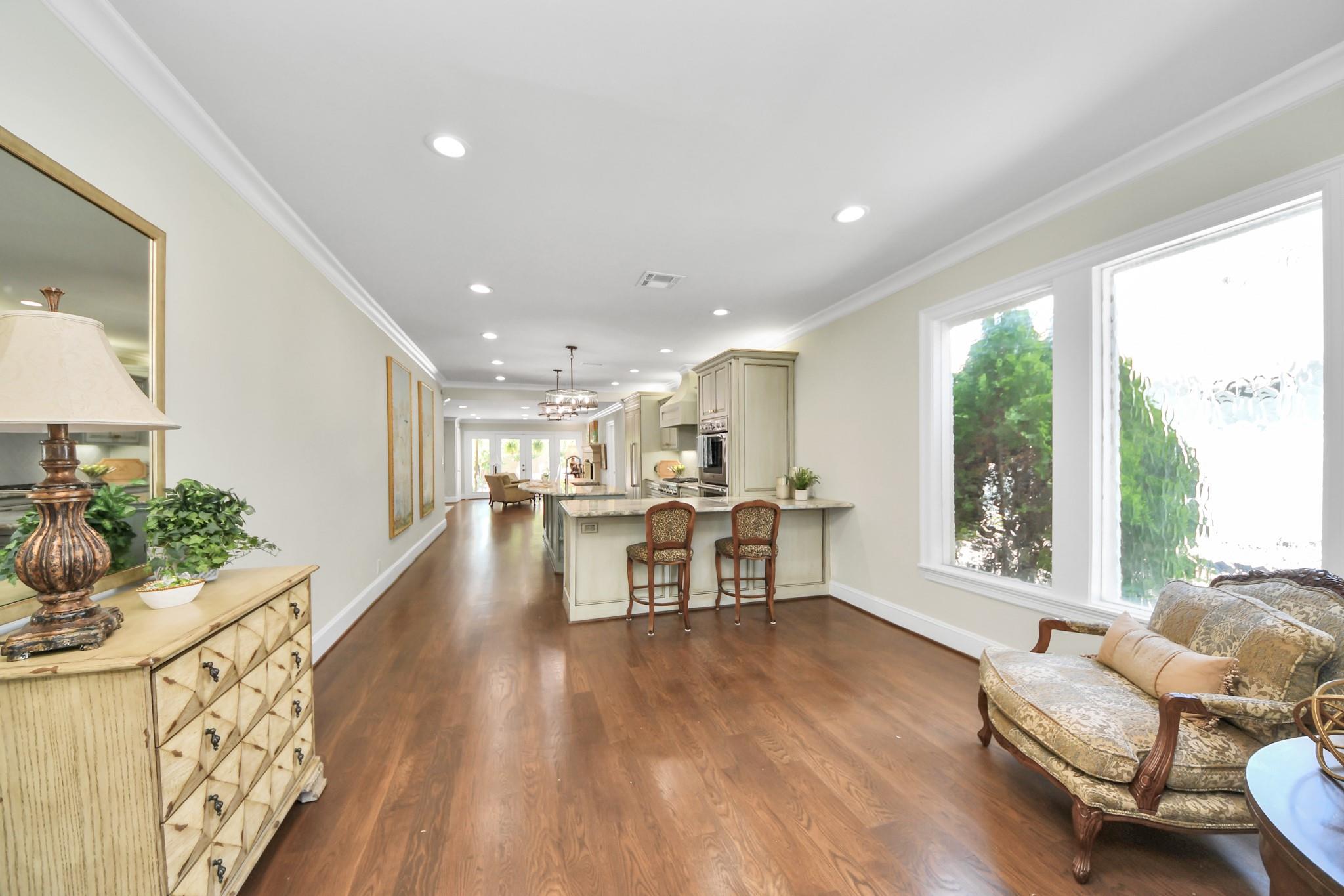 1114 W Cottage Street