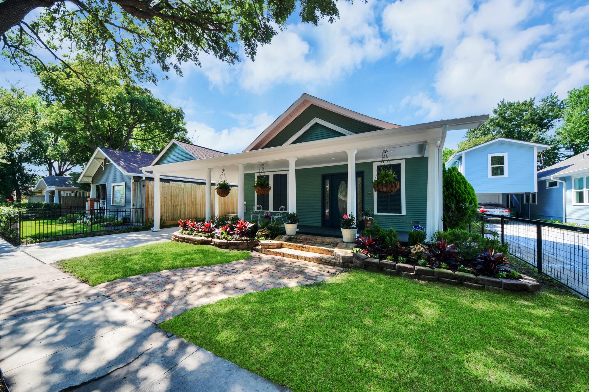 1114 W Cottage Street