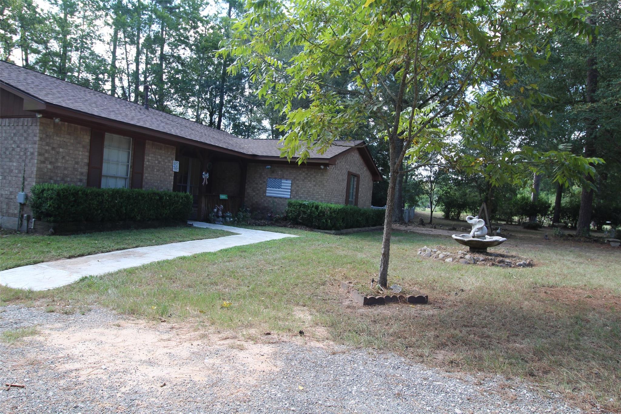 26482 Lakeview Drive