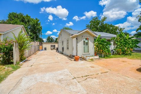Photo of 6214 Jim Street, Houston, TX 77092 (MLS # 43297297)
