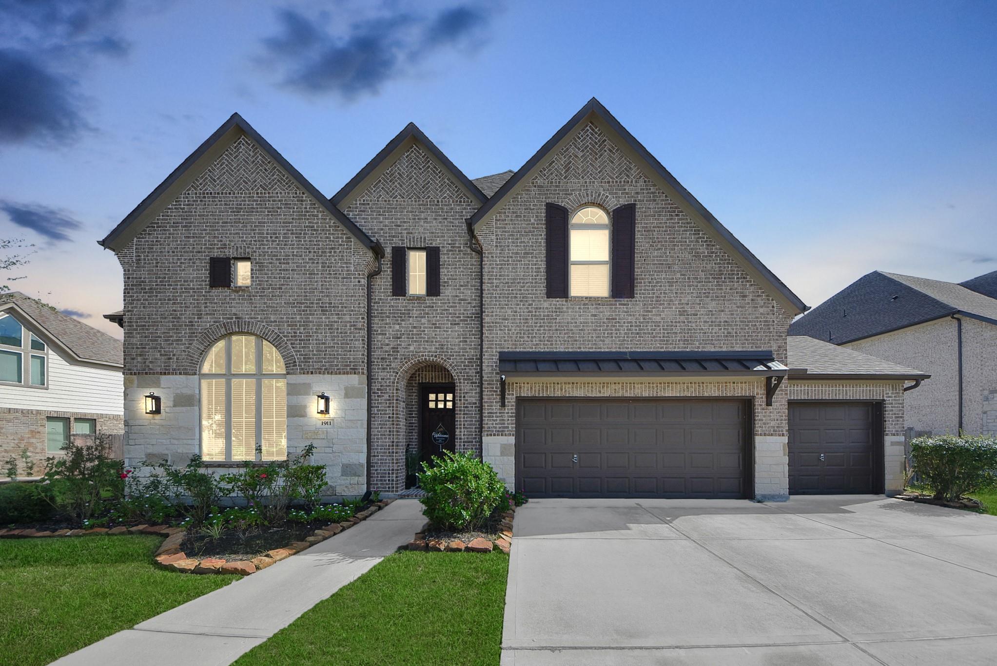 1911 Sapphire Pines Lane