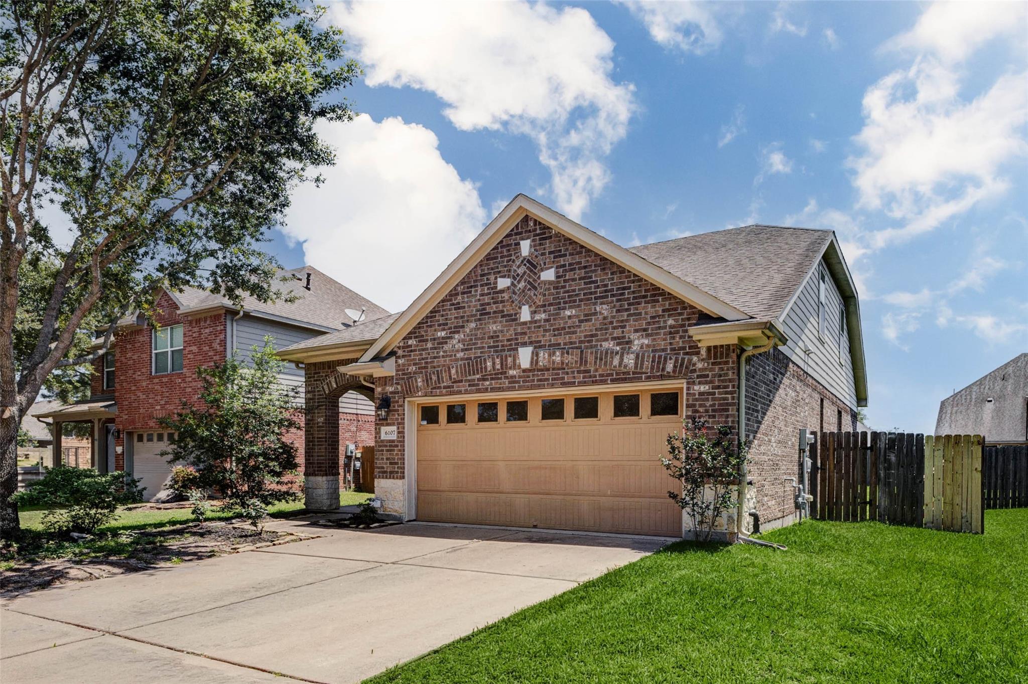6107 Nicholas Lane
