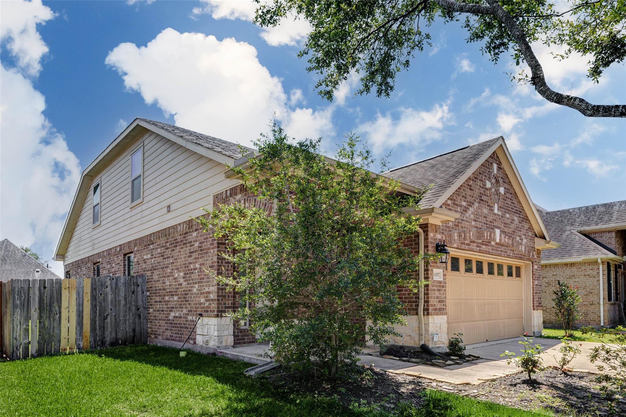 6107 Nicholas Lane