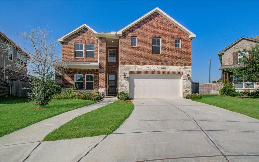 Photo of 2816 Oakheath Crest Court Ct, Pearland, TX 77089 (MLS # 93218721)