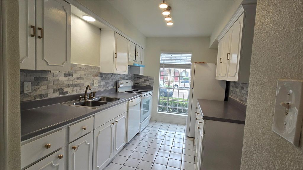 Photo of 2039 Winrock Boulevard #158, Houston, TX 77057 (MLS # 8679548)