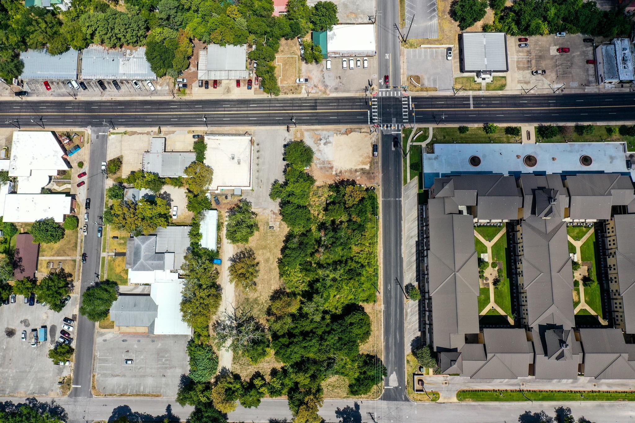 1532 Sam Houston Avenue