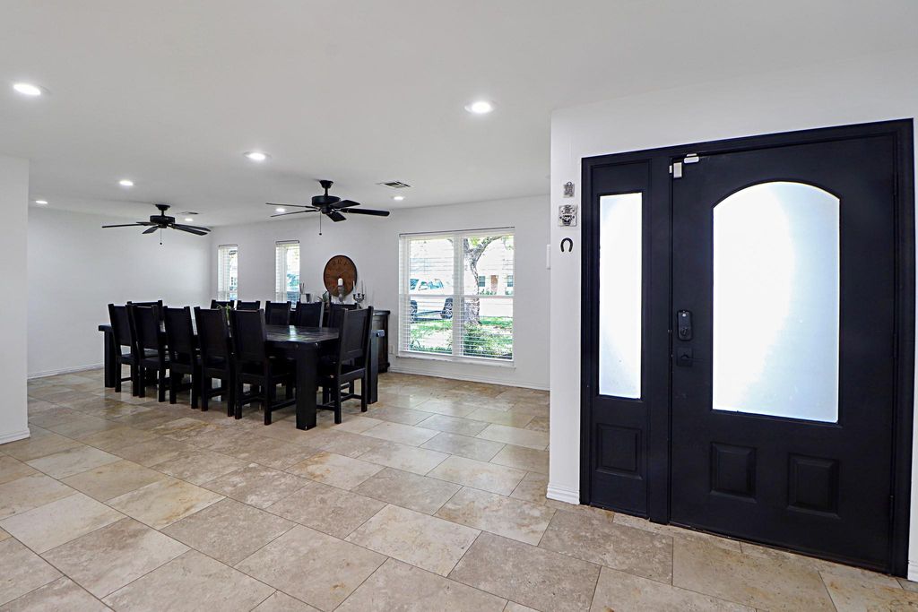 Photo of 5951 Yarwell Drive, Houston, TX 77096 (MLS # 85722067)