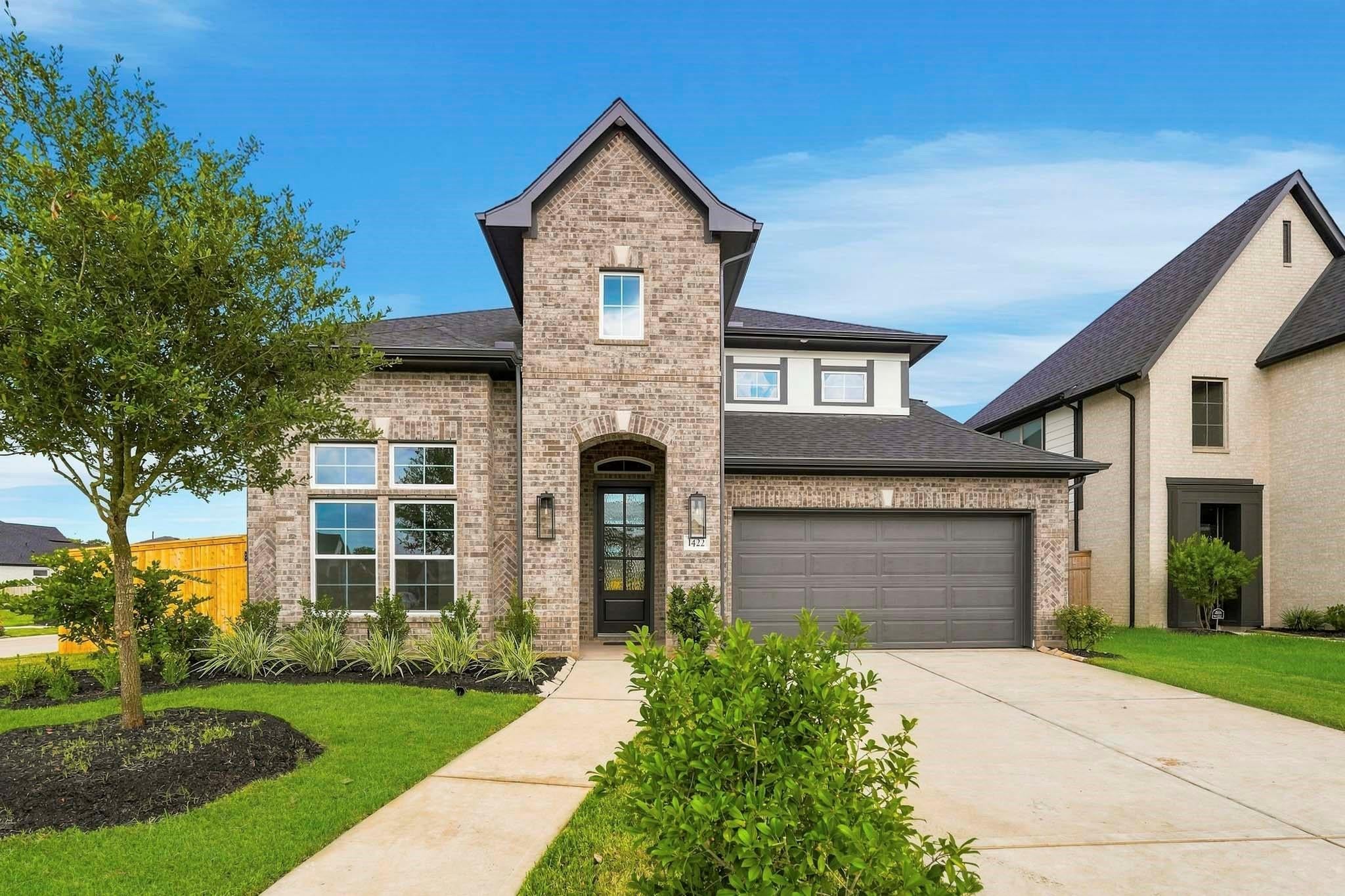 1422 Crest Dale Lane