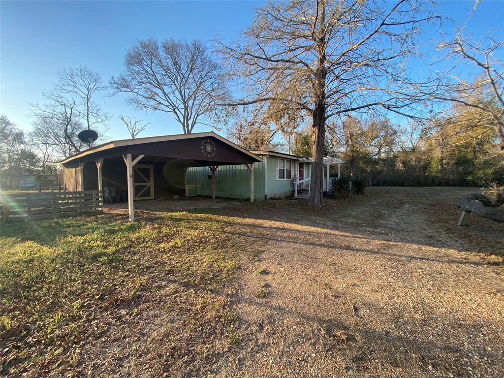Photo of 214 Houston Avenue, Somerville, TX 77879 (MLS # 67544578)