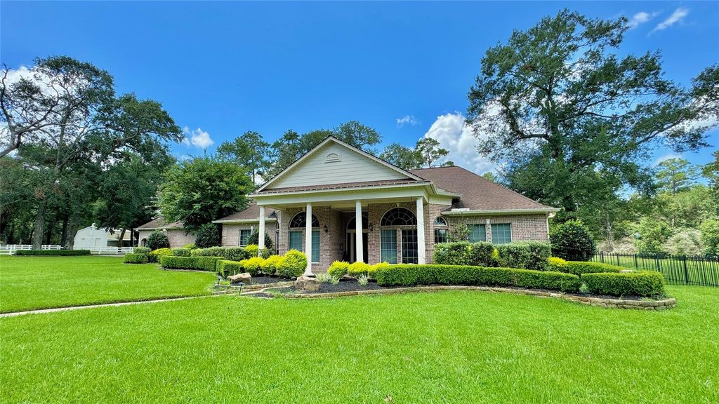 Photo of 15216 Saddlewood Drive, Conroe, TX 77384 (MLS # 59083525)