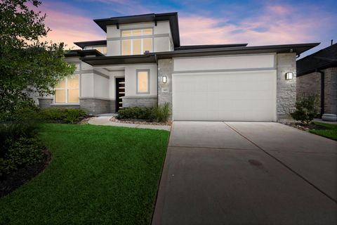 Photo of 627 Cibolo Creek Drive, Conroe, TX 77304 (MLS # 46103883)
