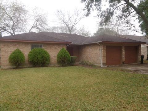 Photo of 14022 Greenway Drive, Sugar Land, TX 77498 (MLS # 12641958)