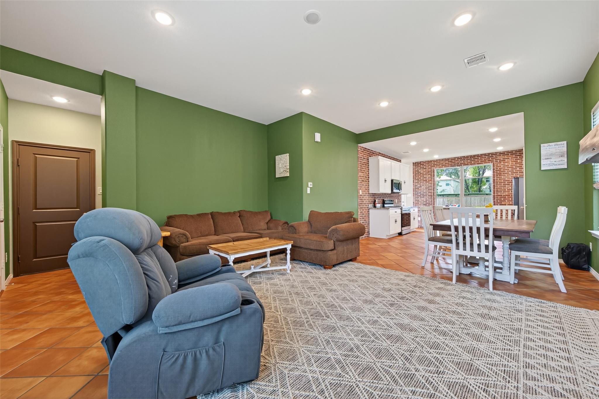 804 Pearl River Drive