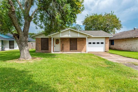 Photo of 622 N 13th Street, La Porte, TX 77571 (MLS # 83685995) Photo of 622 N 13th Street, La Porte, TX 77571 (MLS # 83685995)