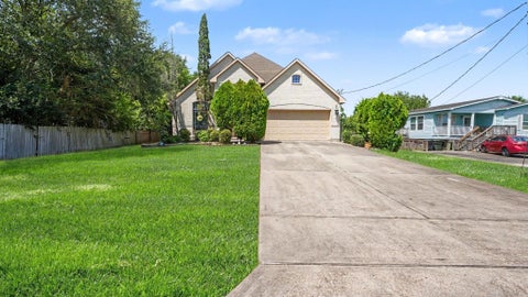 Photo of 2424 Rue De Lafitte Drive, San Leon, TX 77539 (MLS # 88266377)