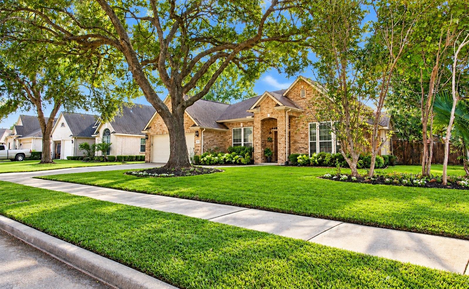 1915 Shining Stream Lane
