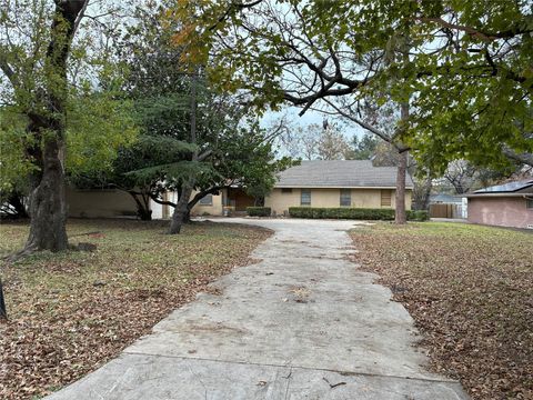 Photo of 11041 Mandalay Drive, Dallas, TX 75228 (MLS # 50511919)