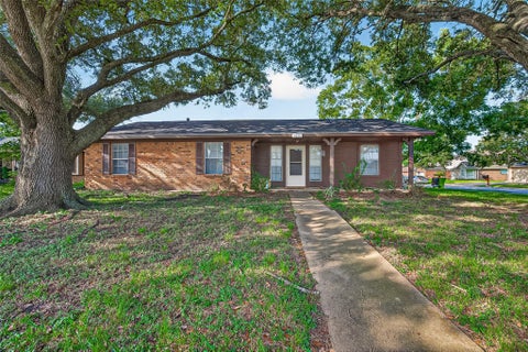 Photo of 4923 Sandalwood Avenue, Rosenberg, TX 77471 (MLS # 70369085)