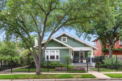 Photo of 529 Highland Street, Houston, TX 77009 (MLS # 74159787)