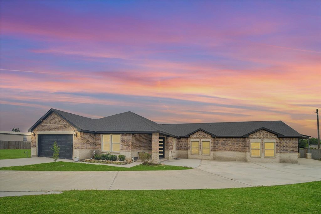 Photo of 158 County Road 3550, Cleveland, TX 77327 (MLS # 84868776)