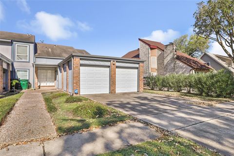 Photo of 5902 Arncliffe Drive, Houston, TX 77088 (MLS # 97196039)