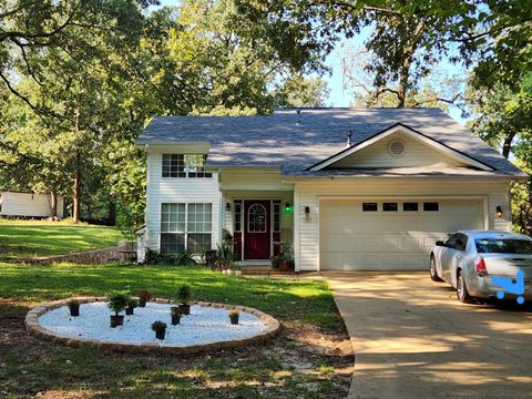 Photo of 715 County Road 2011, Nacogdoches, TX 75965 (MLS # 56147536)
