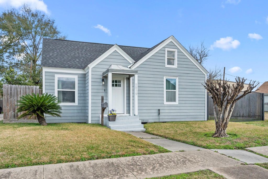 Photo of 5519 Hillman Street, Houston, TX 77023 (MLS # 15972907)