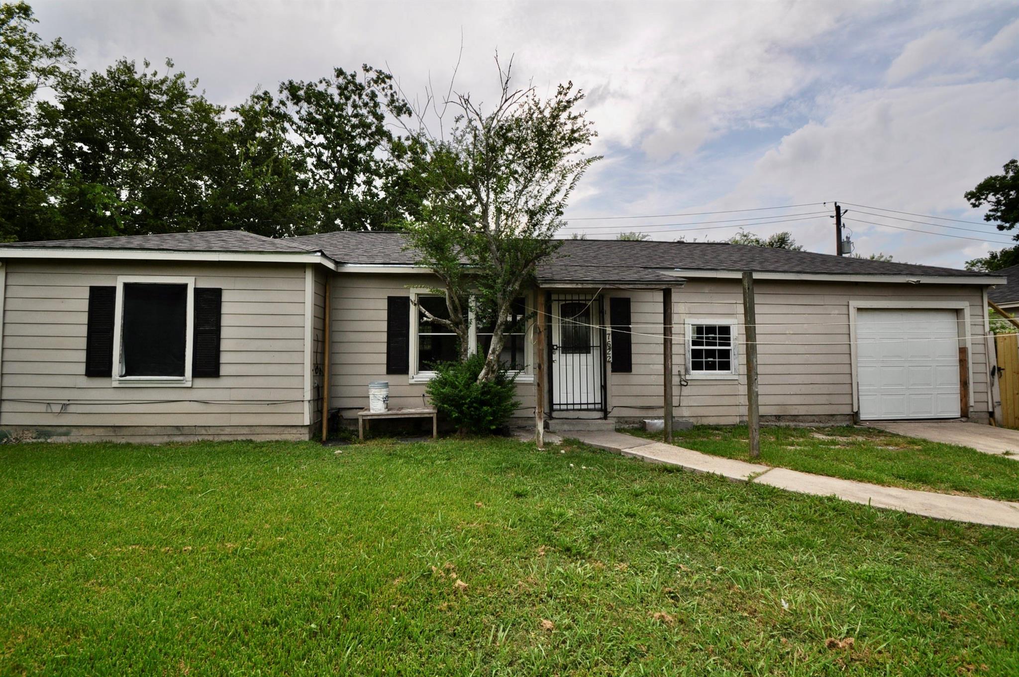 7622 Darnay Drive