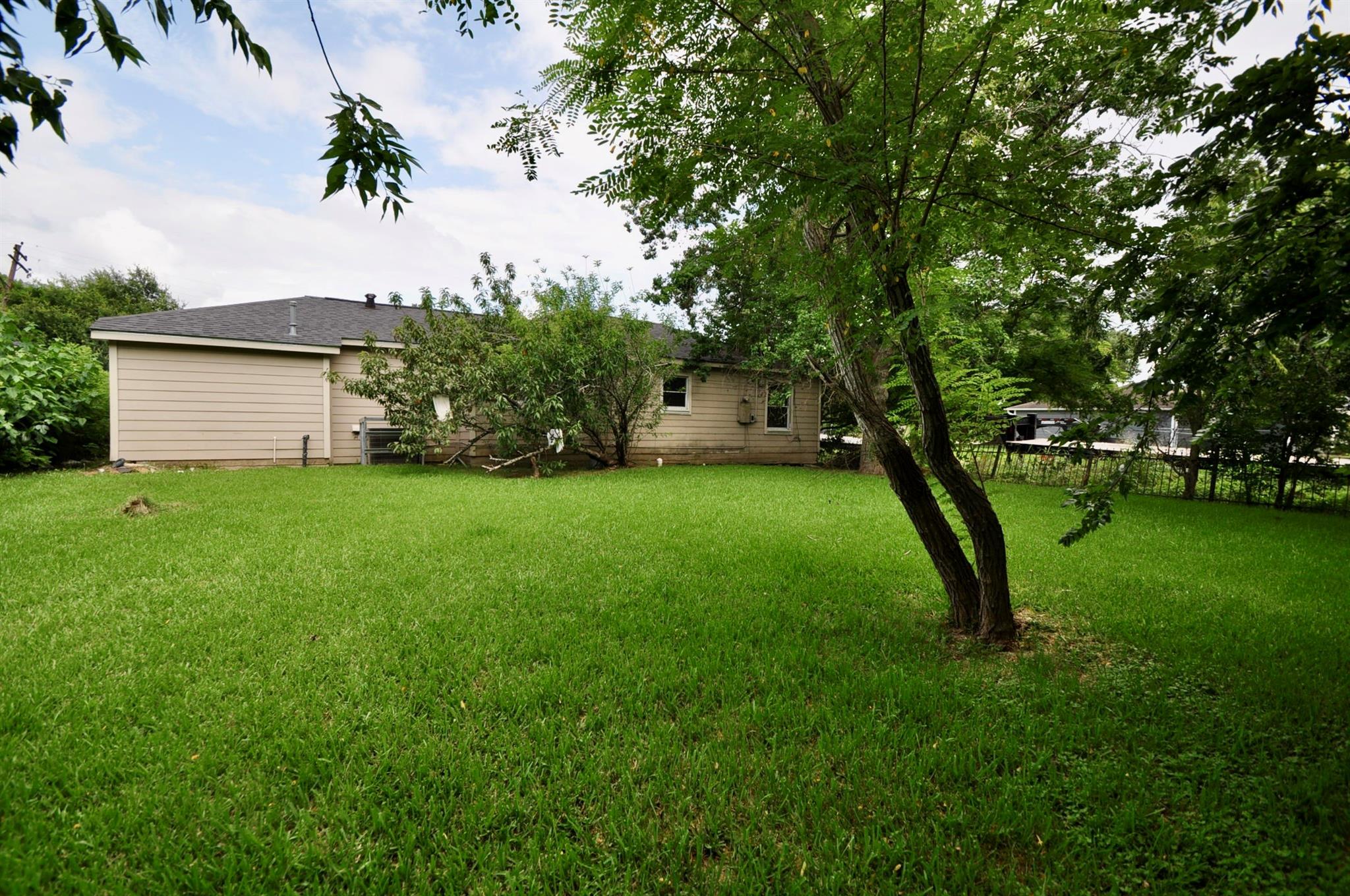 7622 Darnay Drive