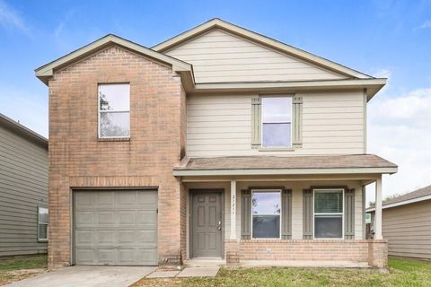 Photo of 21211 Linden House Court, Humble, TX 77338 (MLS # 38144555)