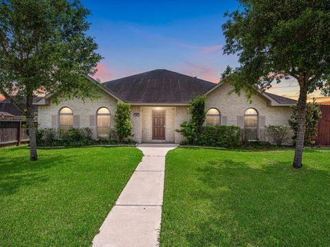 Property photo of 38 Palmero Way, Manvel, TX 77578
