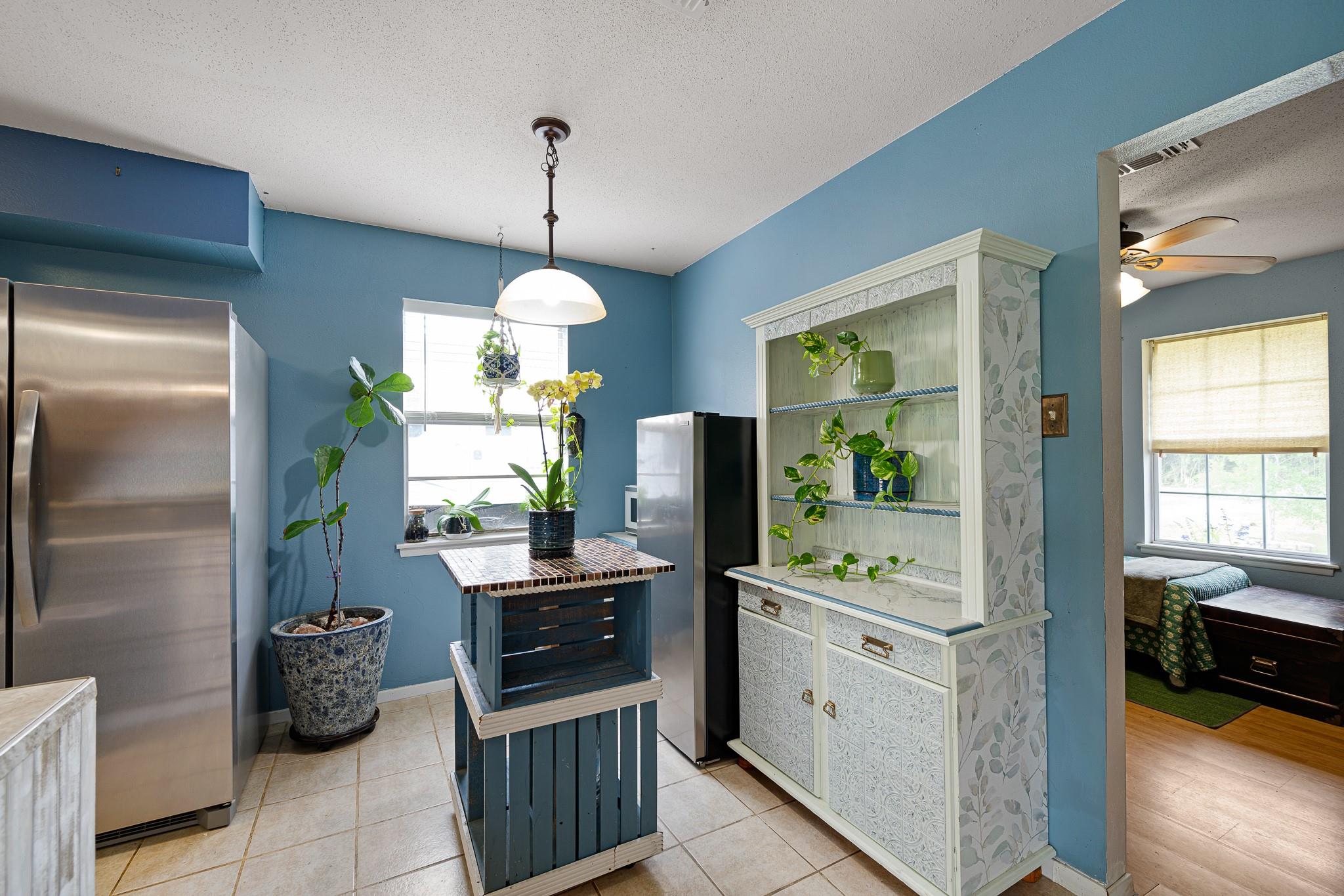 10521 Mary Lane