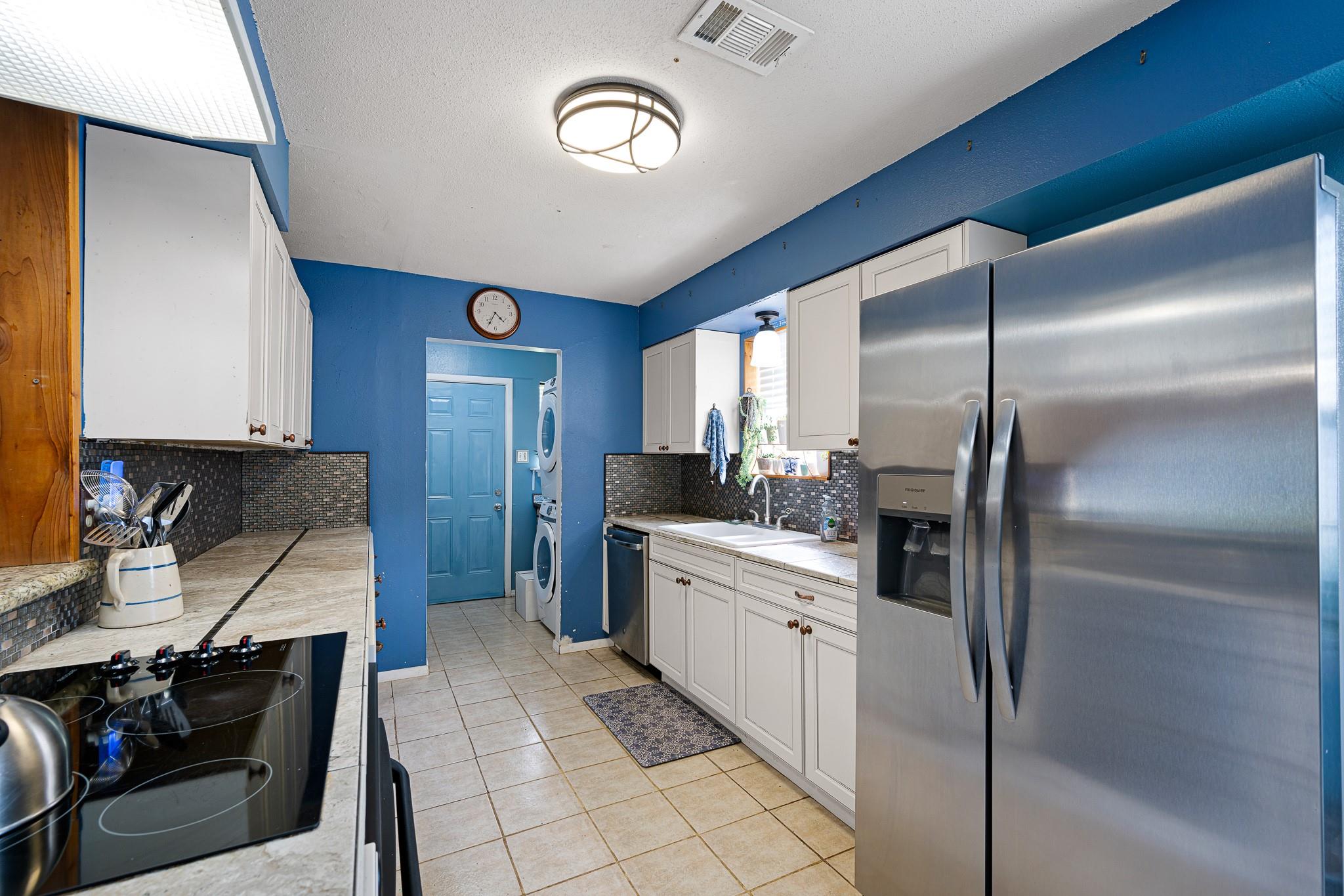 10521 Mary Lane
