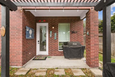 Tiny photo for 1713 Sterling Creek Ct, League City, TX 77573 (MLS # 39875779)