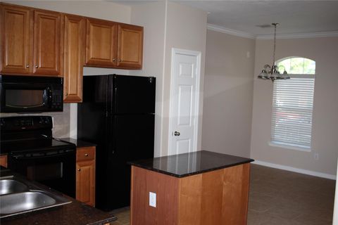 Townhouse For Rent - 919 Sterling Creek Circle<br/> Katy, TX 77450
