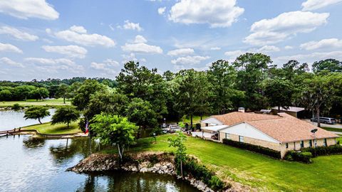 Photo of 46 Point Loop, Huntsville, TX 77320 (MLS # 74535555)