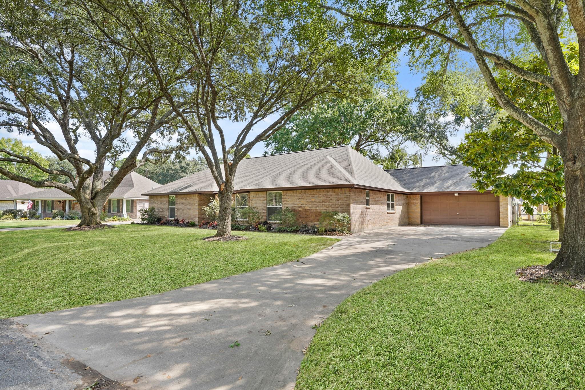 2826 E Elm Circle