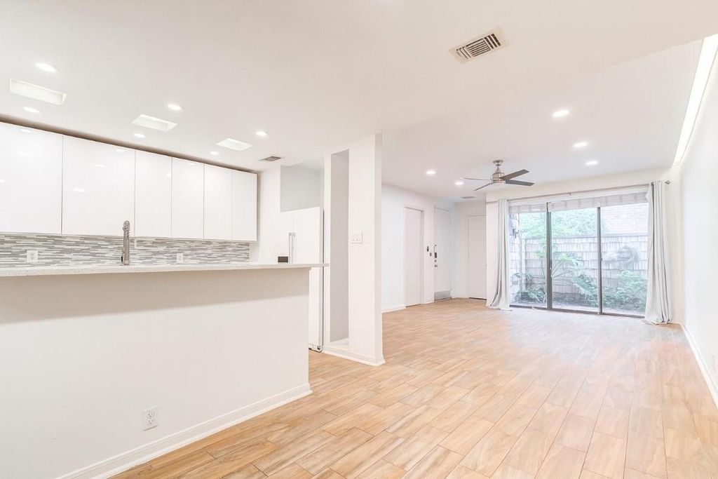 Photo of 2829 Timmons Lane #167, Houston, TX 77027 (MLS # 60341244)