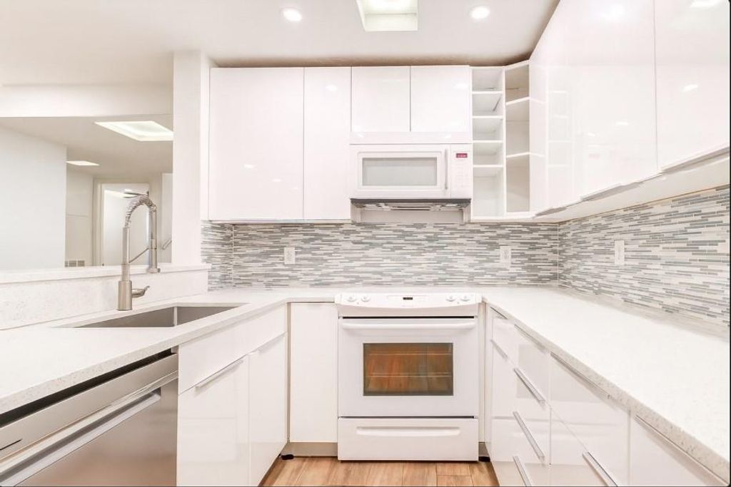 Photo of 2829 Timmons Lane #167, Houston, TX 77027 (MLS # 60341244)